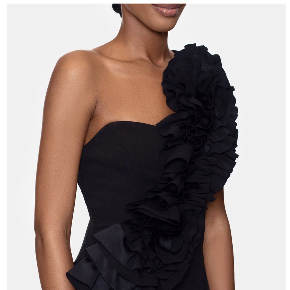 Betsy & Adam Black One-Shoulder Maxi Dress - Picture 2 of 11
